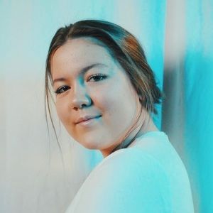 Meet your Posher, Claire